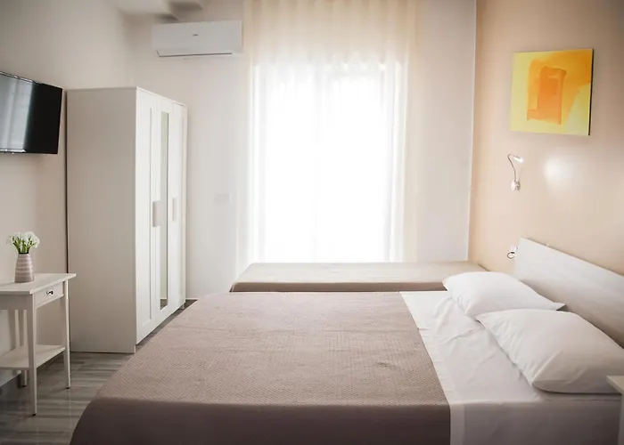 Mava 3* קרוטונה