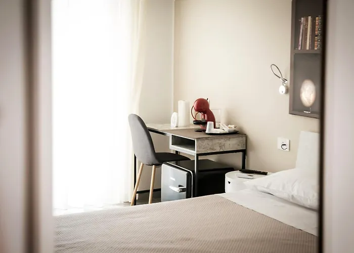 לינה וארוחת בוקר Mava 3*